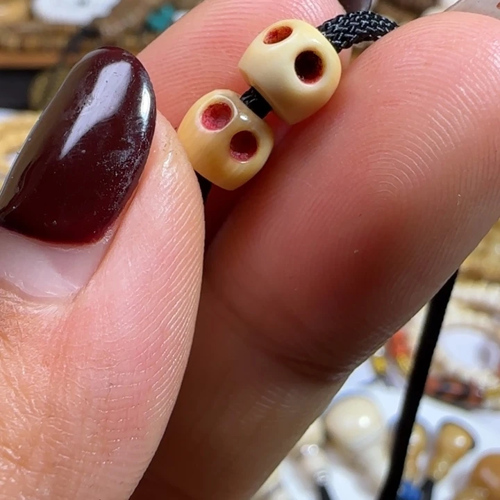 玻璃颈饰小元素搭配