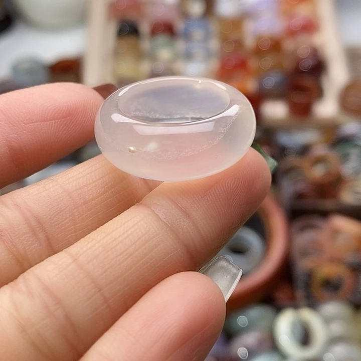 苏***酥玛瑙/玉髓未镶嵌戒指A17不退换港18微包容