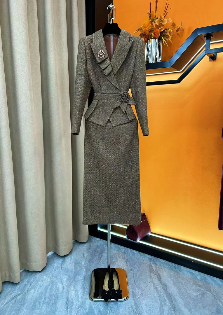 61356-绵羊毛秋冬款气质法式轻奢西装领高级感显瘦减龄套裙连体