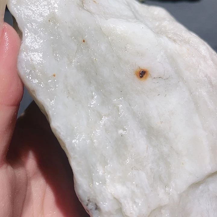 和田玉（糖玉）未镶嵌珠宝奇石