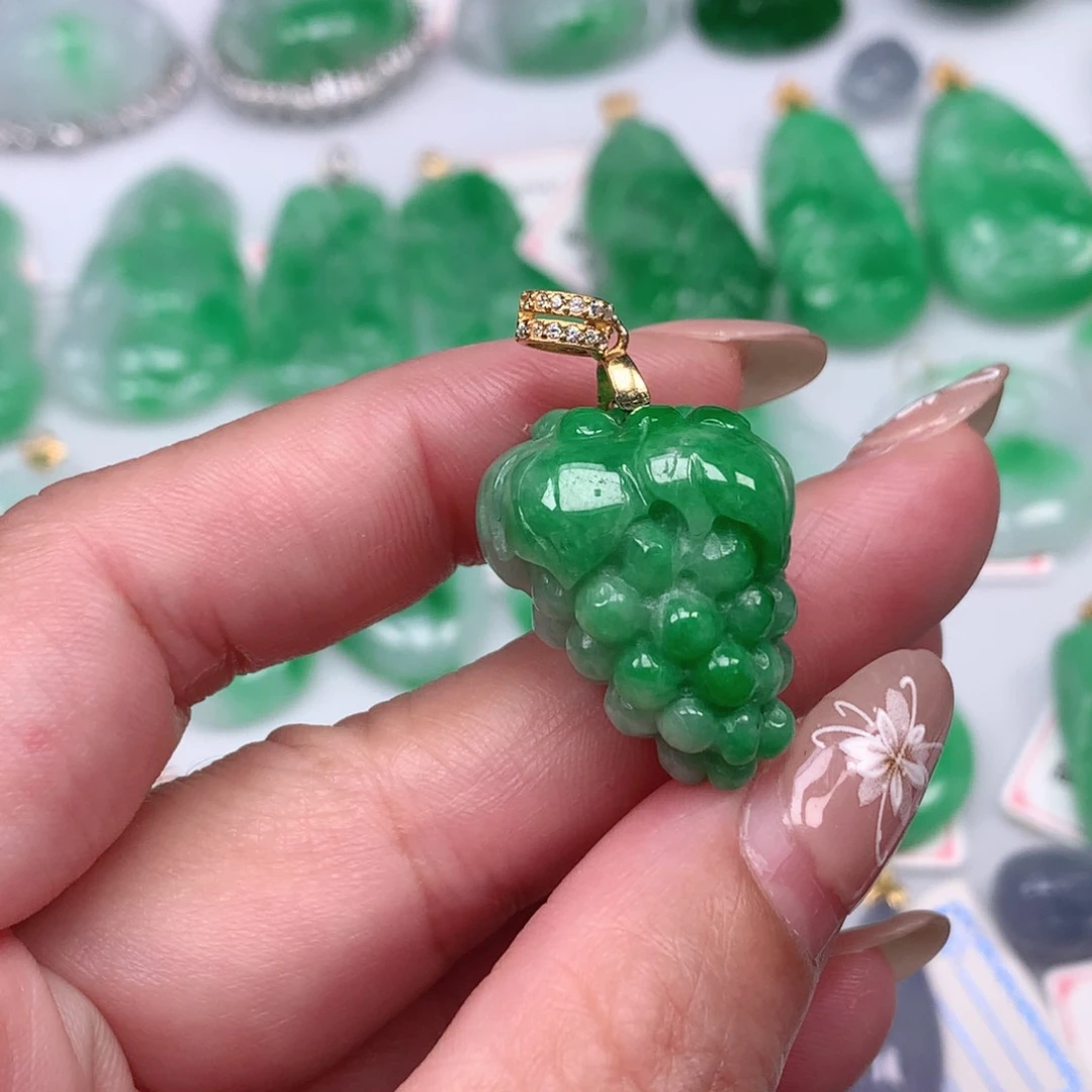 吊坠(不含链)未镶嵌翡翠