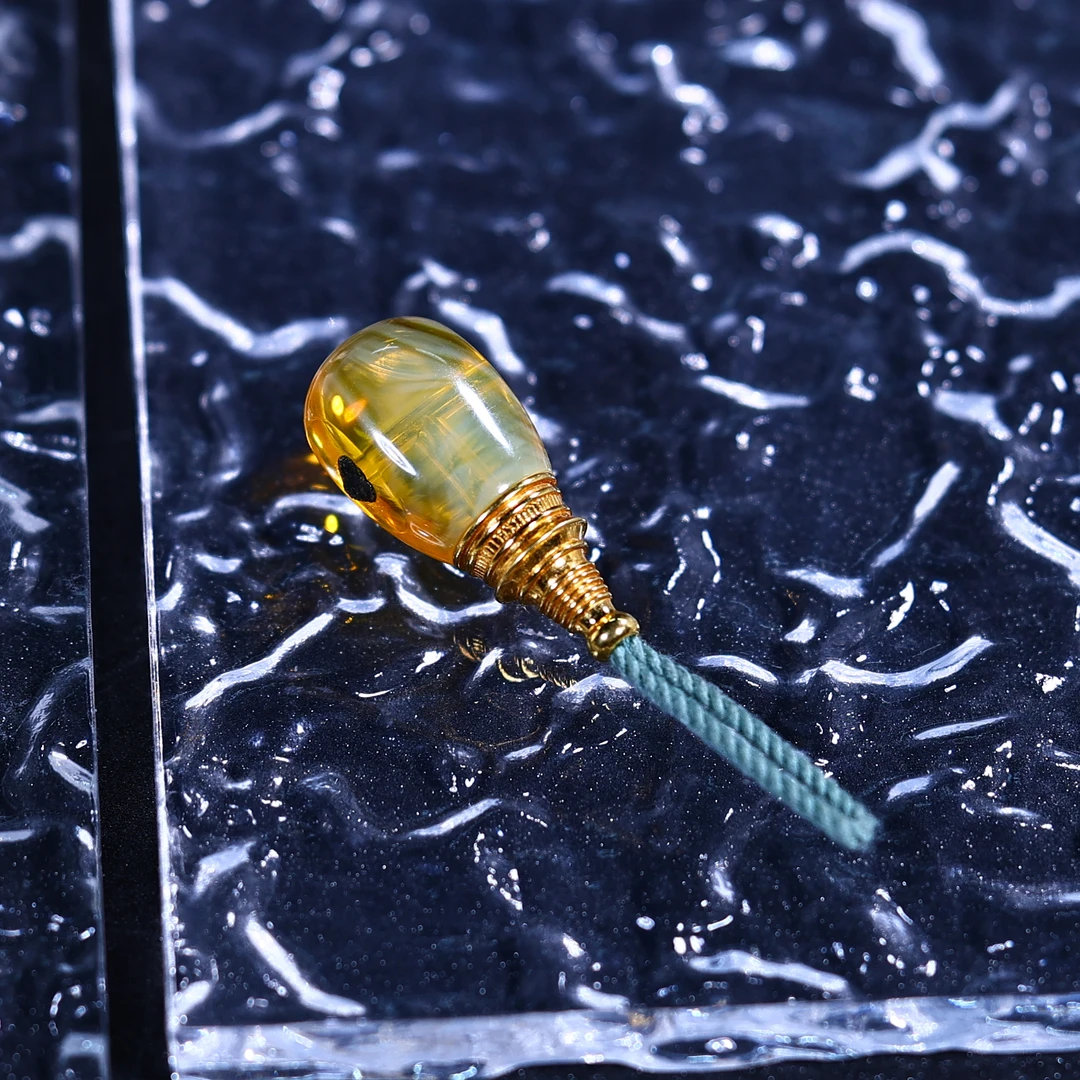 D210  11.5mm焦皮溶洞荧光白拉丝蜜蜡三通文玩配饰