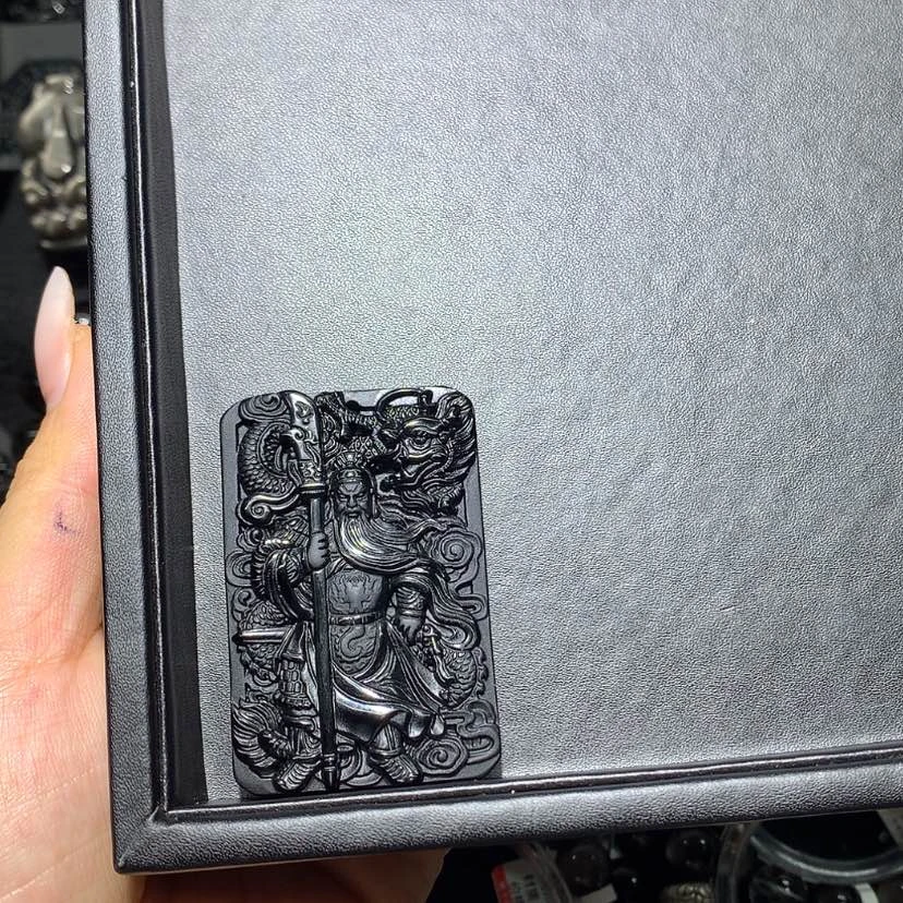 【闪购商品】未镶嵌黑曜岩珠宝奇石榴***?