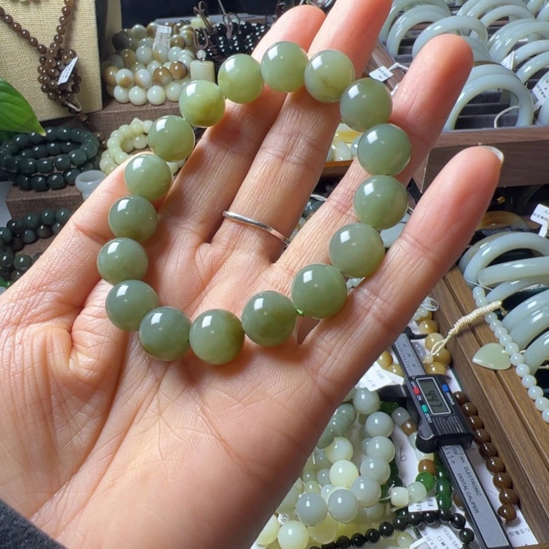 李***-和田玉（糖玉）未镶嵌手链