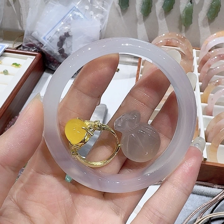 石英岩玉合金颈饰
