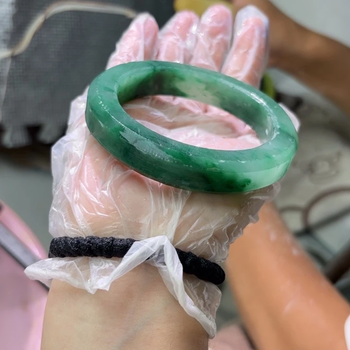石英质玉手镯未镶嵌吉*定制