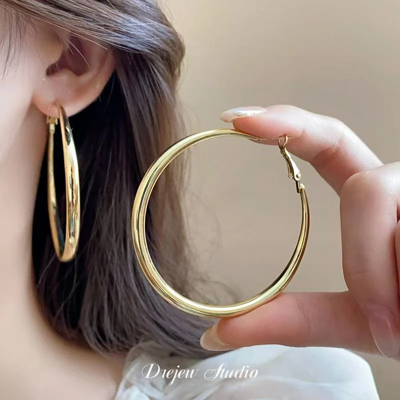 合金耳饰 欧美夸张超大素圈简约时尚金属风耳圈（直径约6里米）