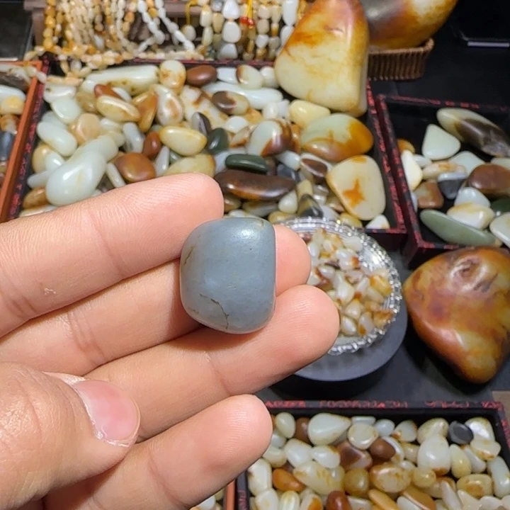 和田玉颈饰未镶嵌11克