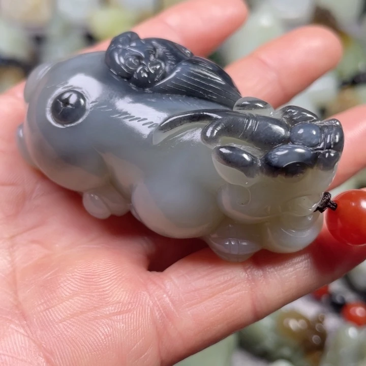 扬***️和田玉未镶嵌挂件