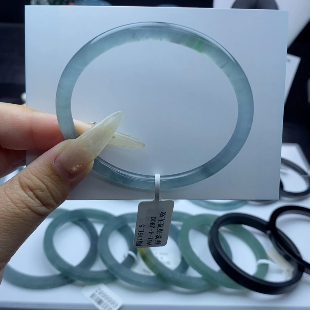 定制翡翠未镶嵌手镯冰绿飘绿