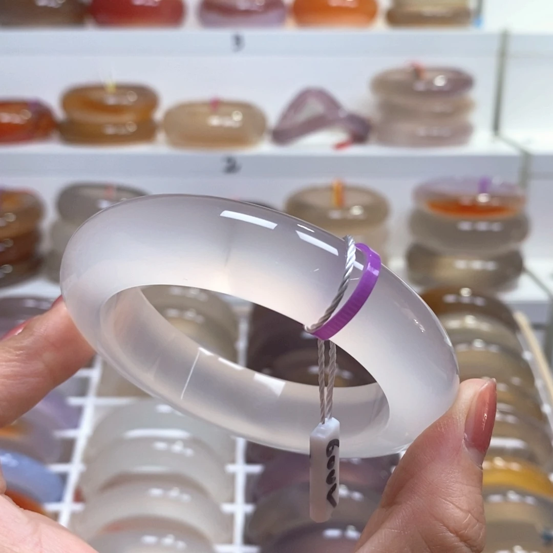 玛瑙/玉髓手镯未镶嵌A****?有水线纹