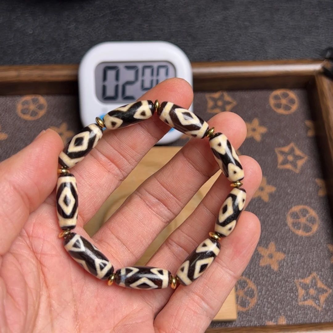 好***强玛瑙/玉髓合金手串