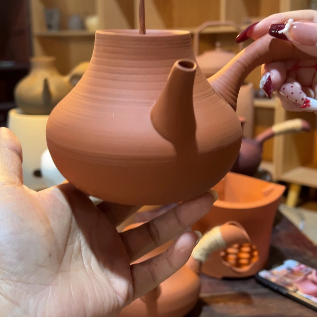 陶鸡蛋黄梨壶尖顶550cc