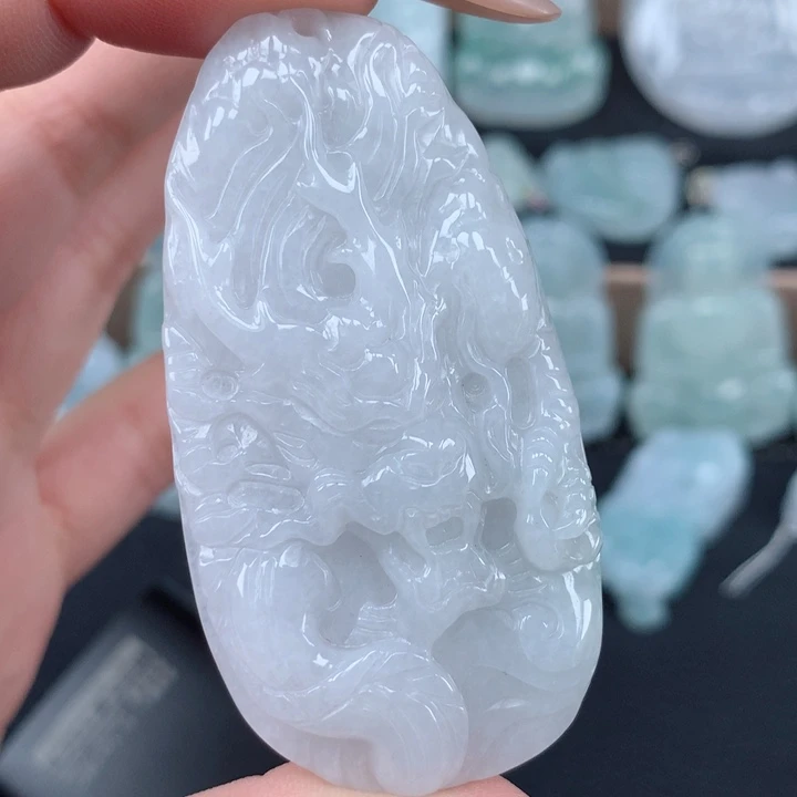 颈饰未镶嵌翡翠龙