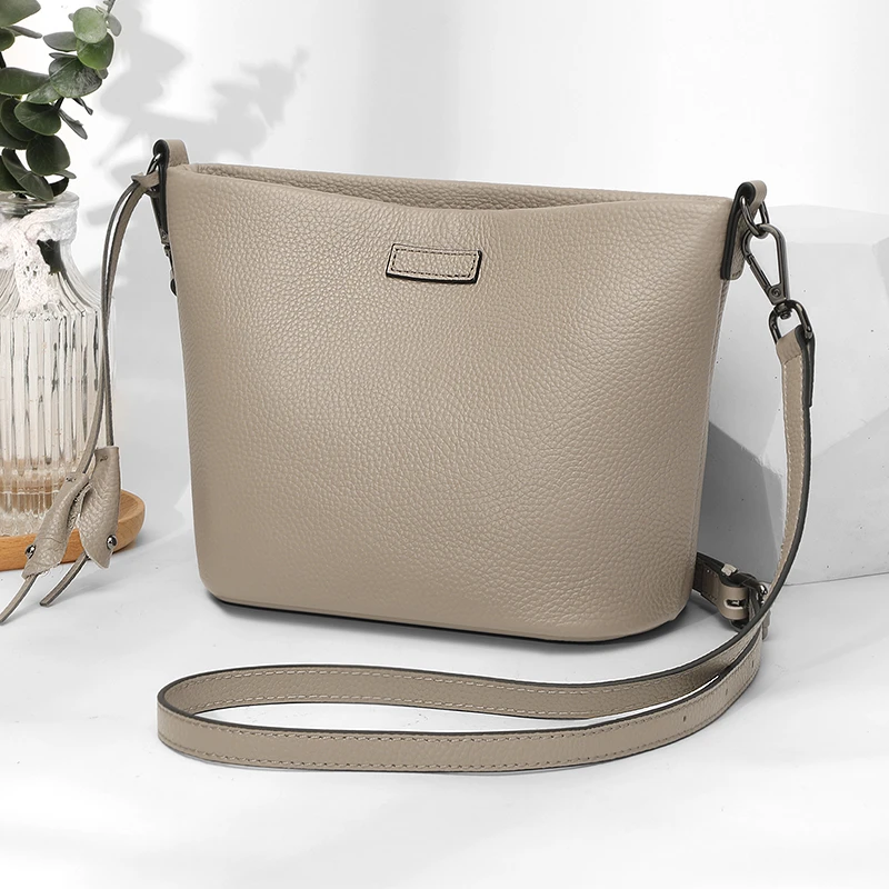 包包女款2025牛皮真皮女包单肩包休闲女士斜挎包简约百搭通勤女包