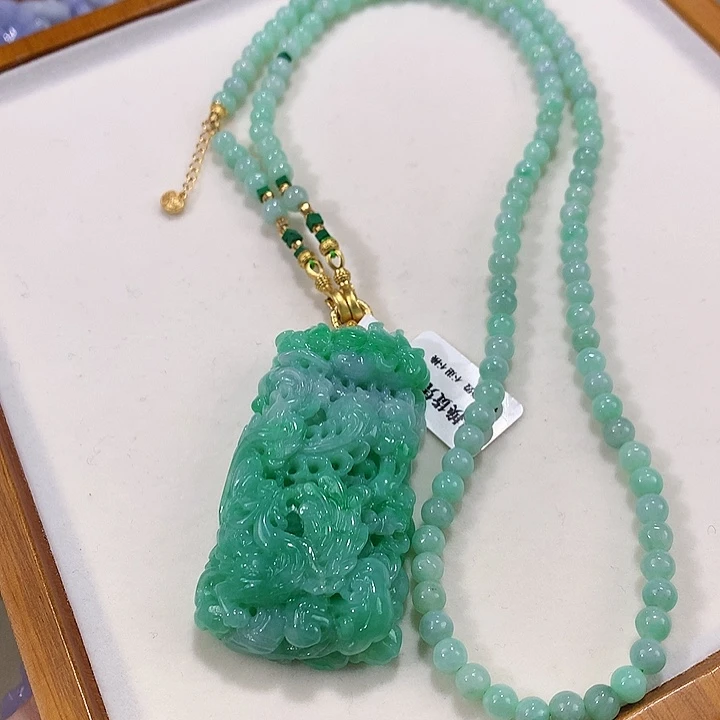 翡翠未镶嵌颈饰翡翠吊坠