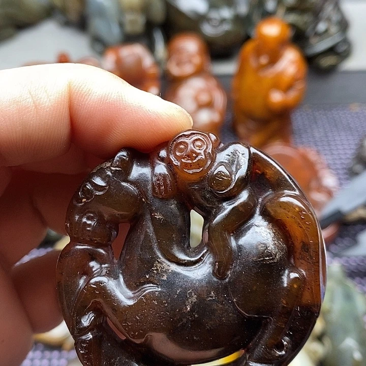 未镶嵌蛇纹石玉颈饰