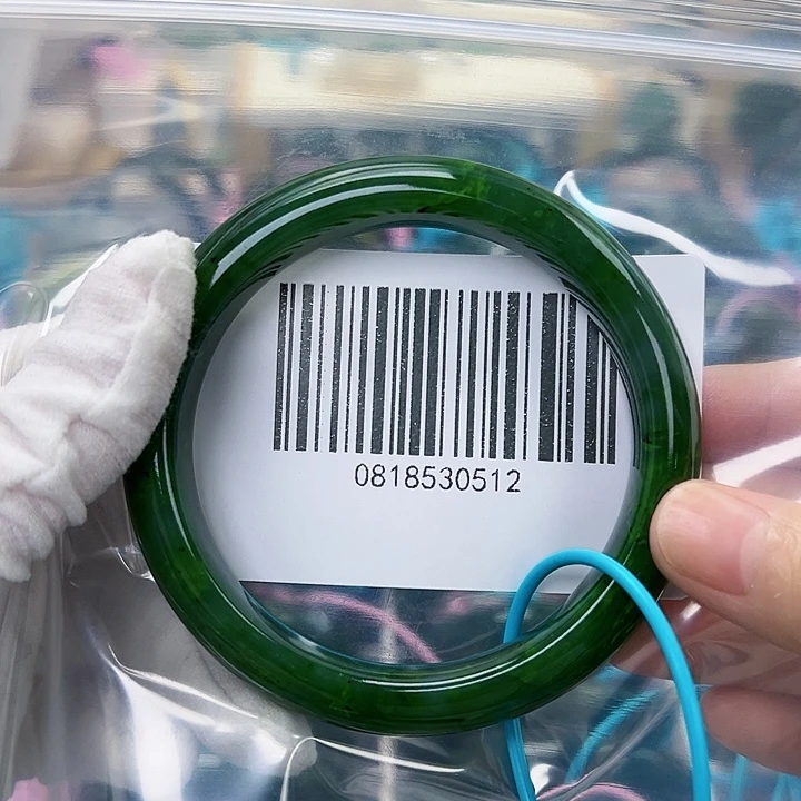 和田玉未镶嵌手镯微瑕62