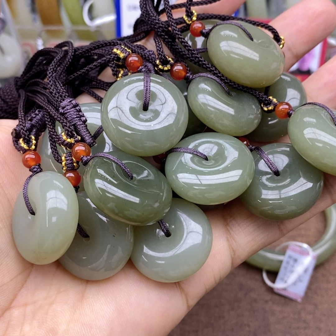 和田玉未镶嵌吊坠(不含链)