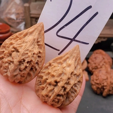 吊坠桃核36全品红缨枪高52
