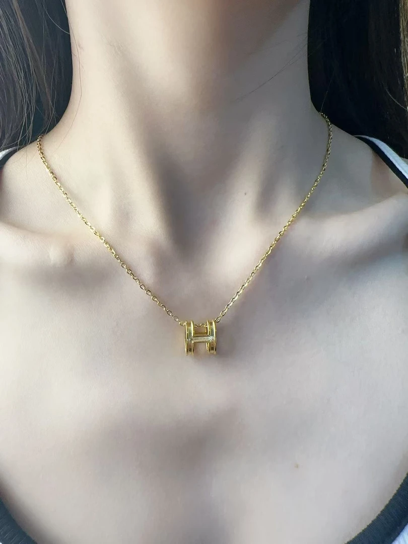 吊坠足银 经典时尚随形H套链