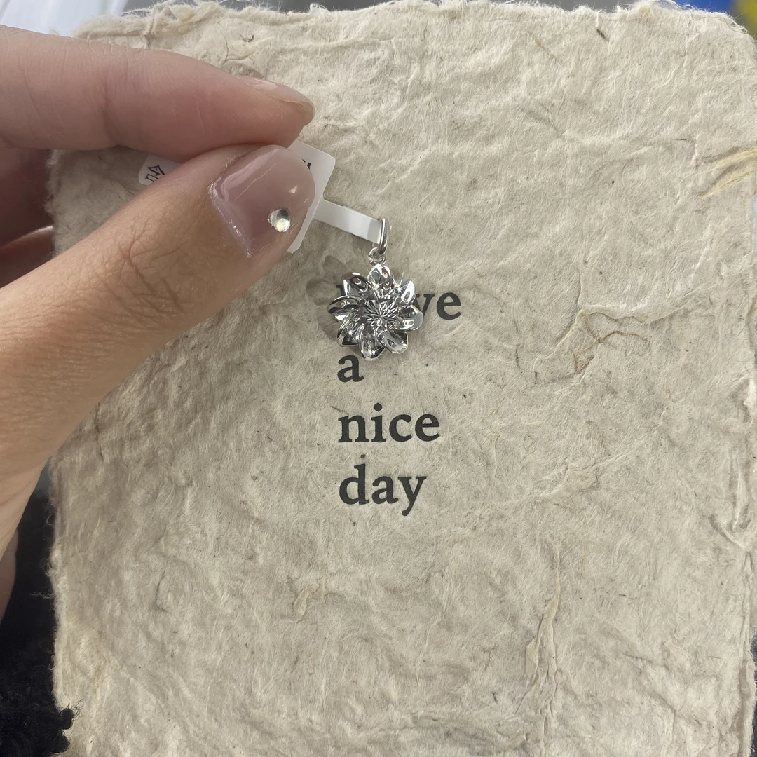 铂金950爱心太阳花吊坠