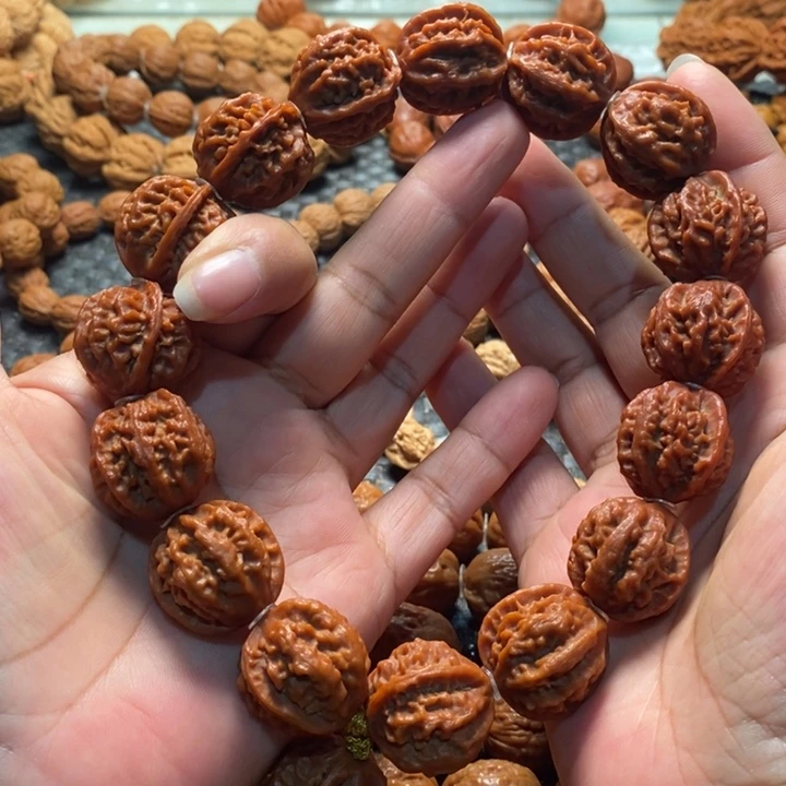 人***场手串文玩核桃龙脊京八棱