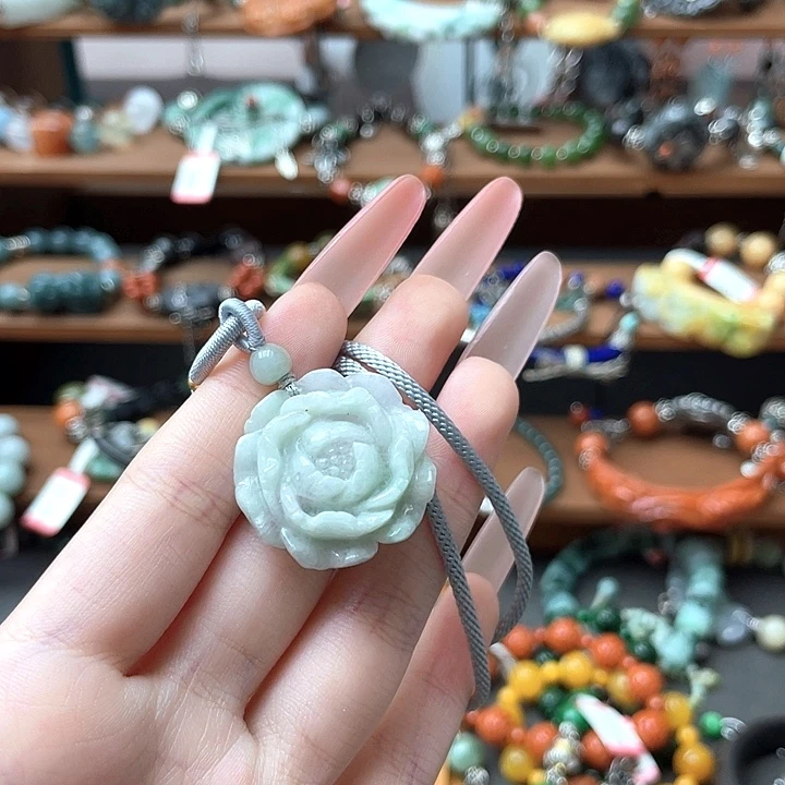 翡翠未镶嵌颈饰饰品