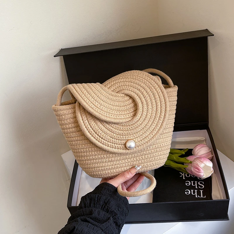 新款新翻盖小包斜挎棉绳编织包休闲单肩草编包迷你沙滩包女包