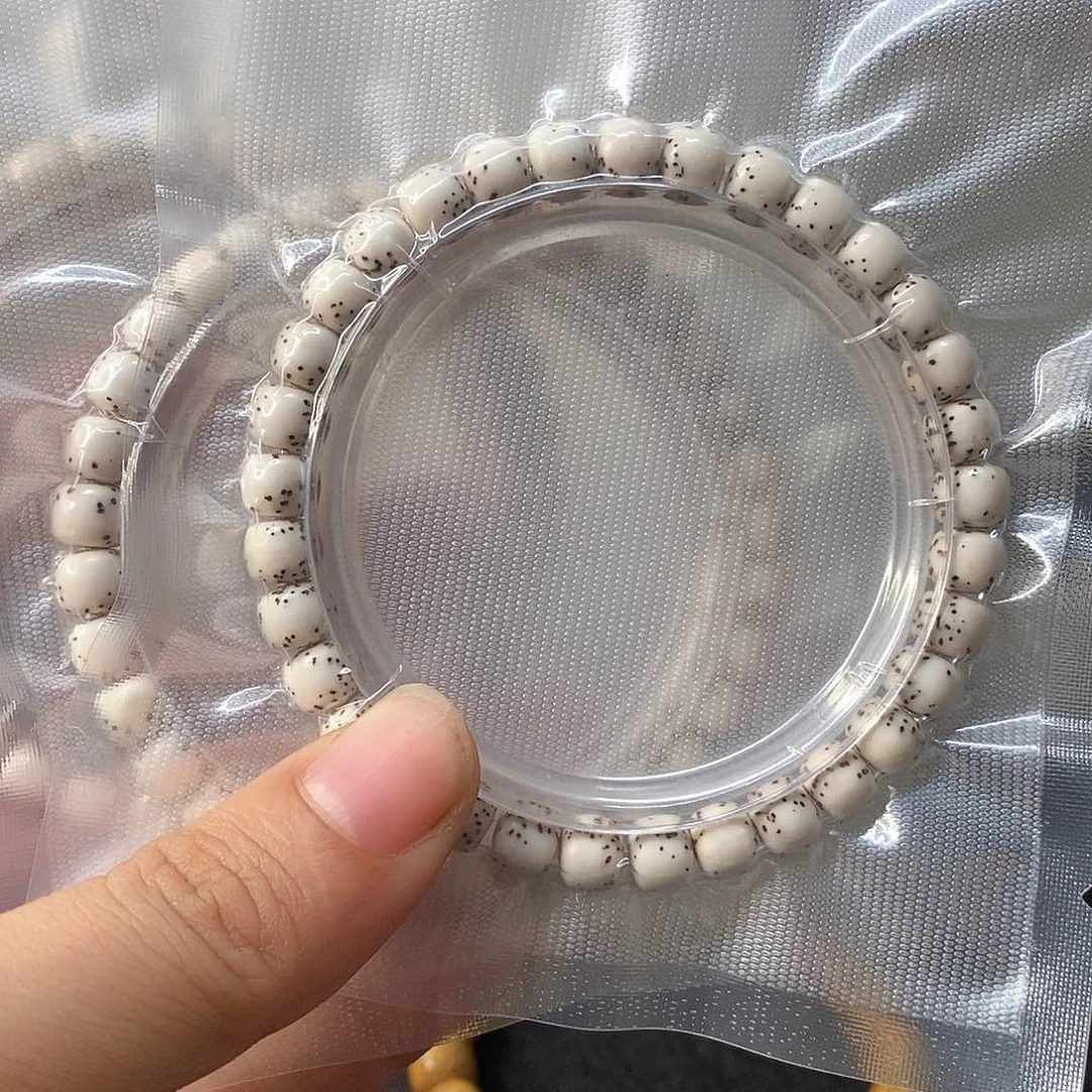 吊坠星月菩提A9原白河豚7*6单