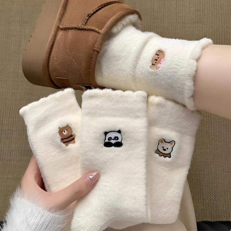 白色毛绒袜子女中筒袜秋冬季加厚加绒透气居家保暖月子地板袜长袜