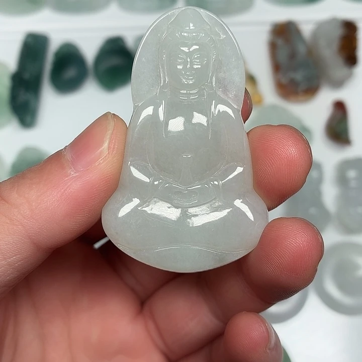 翡翠未镶嵌颈饰素衣观音