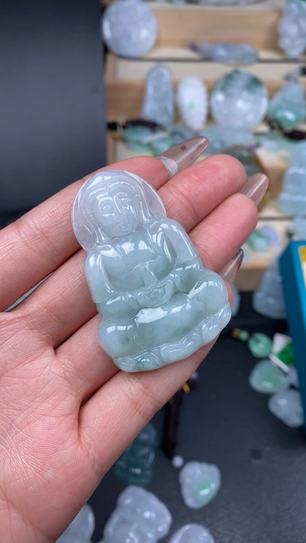 天然翡翠玉观音吊坠