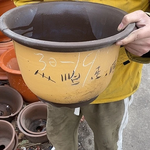 紫砂中国李新紫砂花盆,