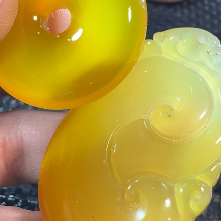 未镶嵌颈饰水晶温****y