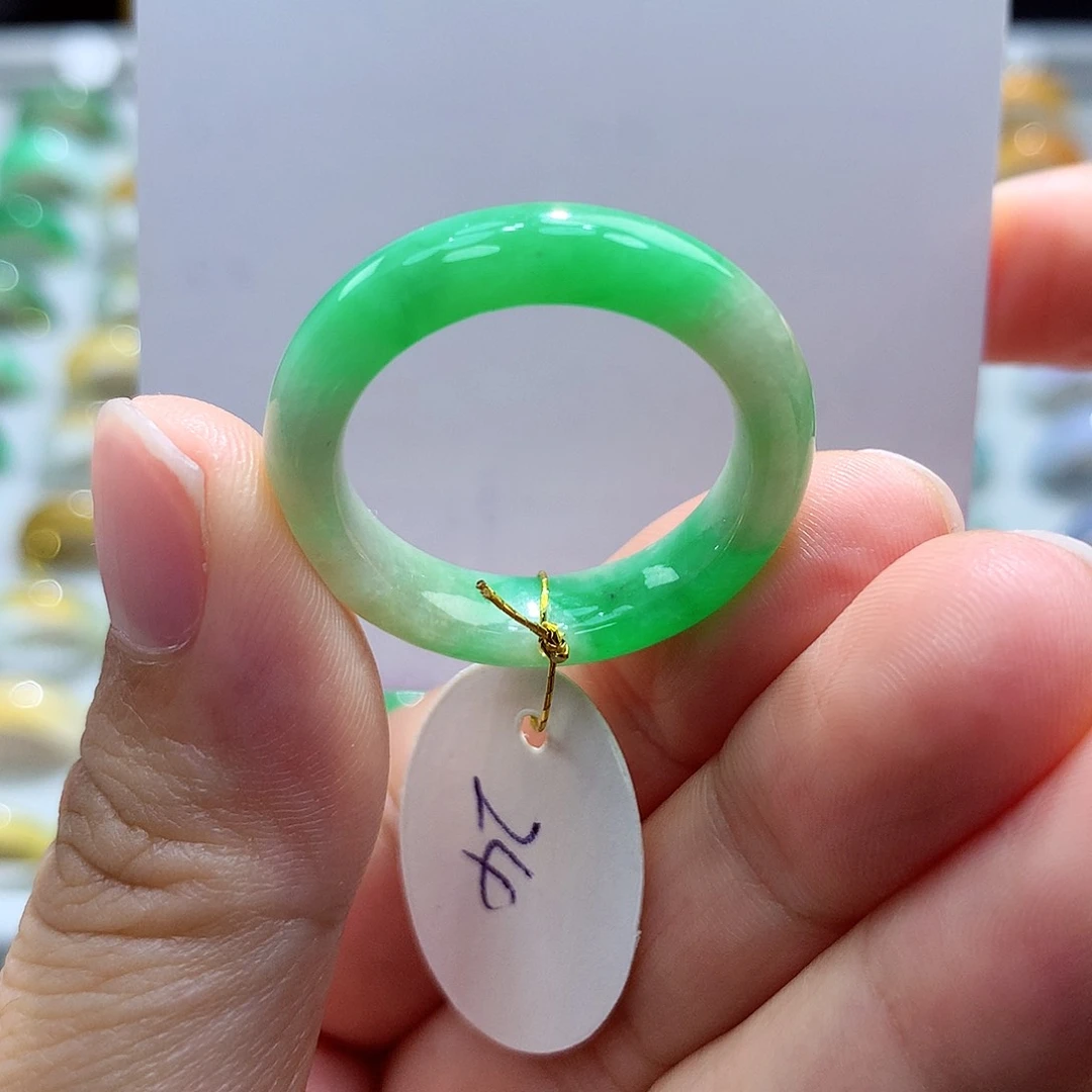 翡翠戒指未镶嵌24圈