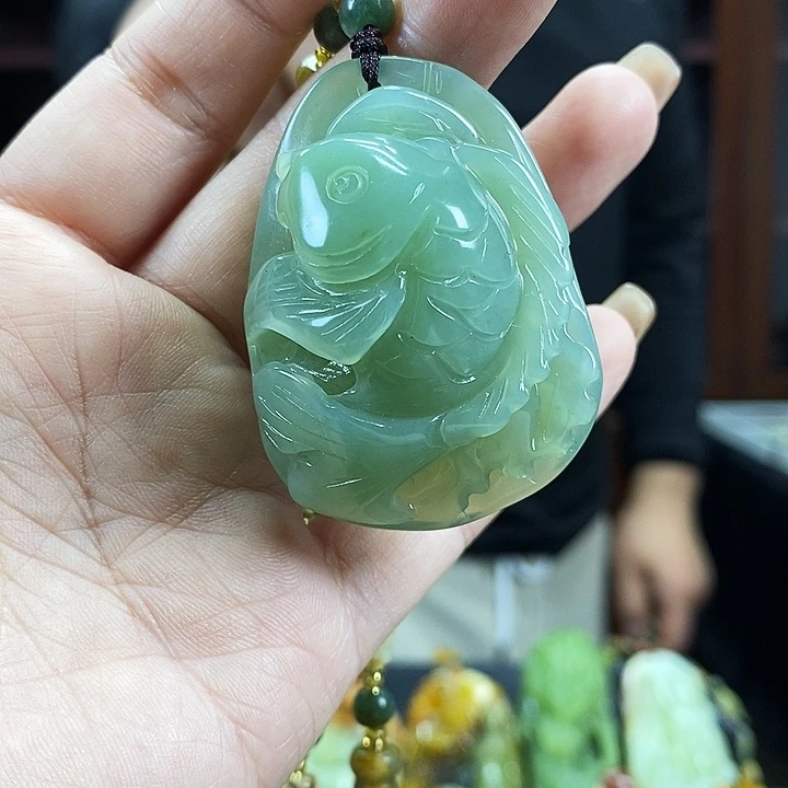 蛇纹石玉吊坠未镶嵌