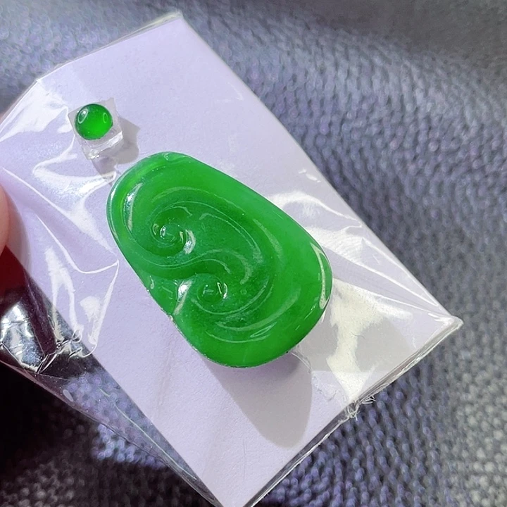 定制翡翠未镶嵌翡翠