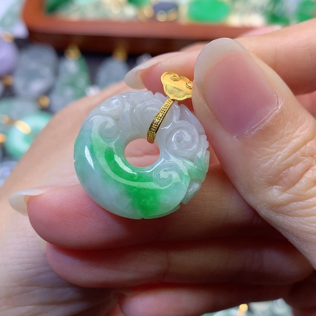 【闪购商品】吊坠(赠链)18K金镶嵌翡翠