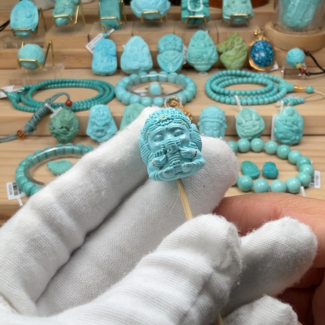 绿松石未镶嵌珠宝奇石