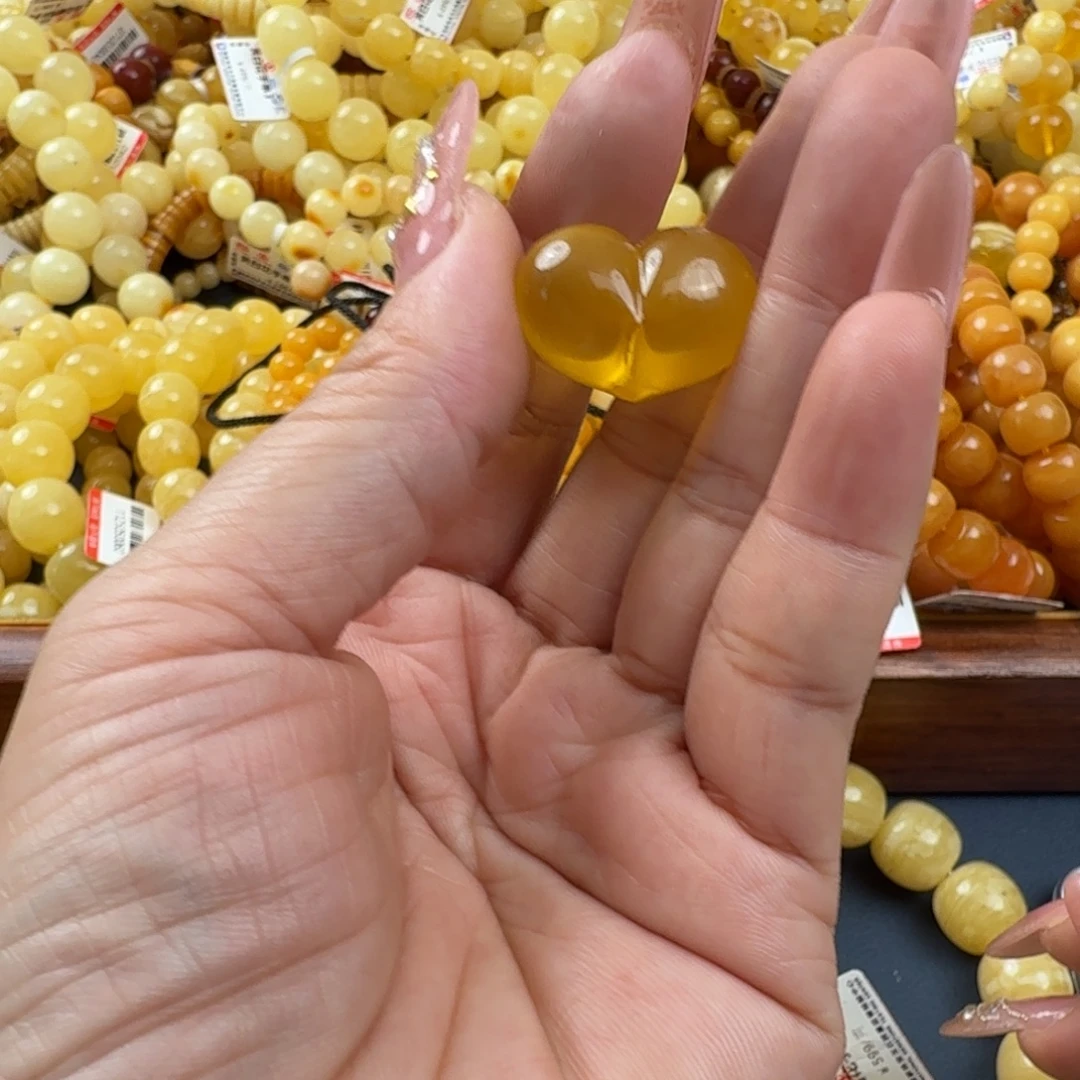 琥珀未镶嵌珠宝奇石