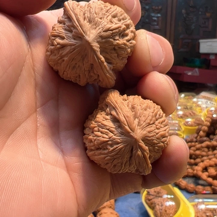 文玩核桃把件清**起红玛瑙