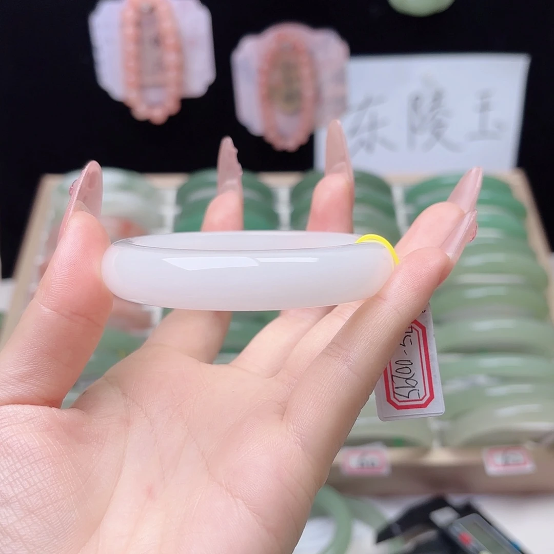石英质玉未镶嵌手镯5657