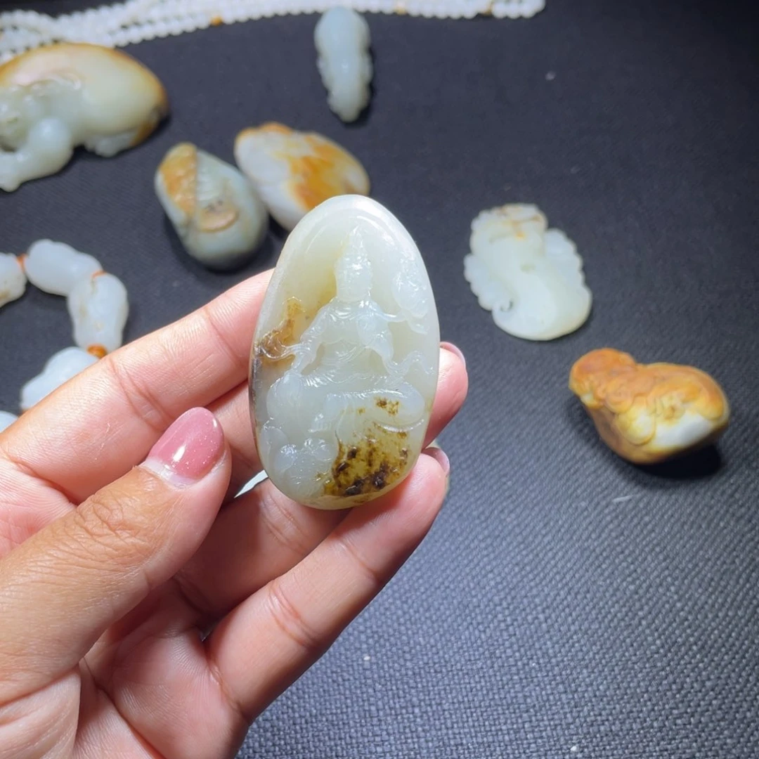 和田玉未镶嵌颈饰