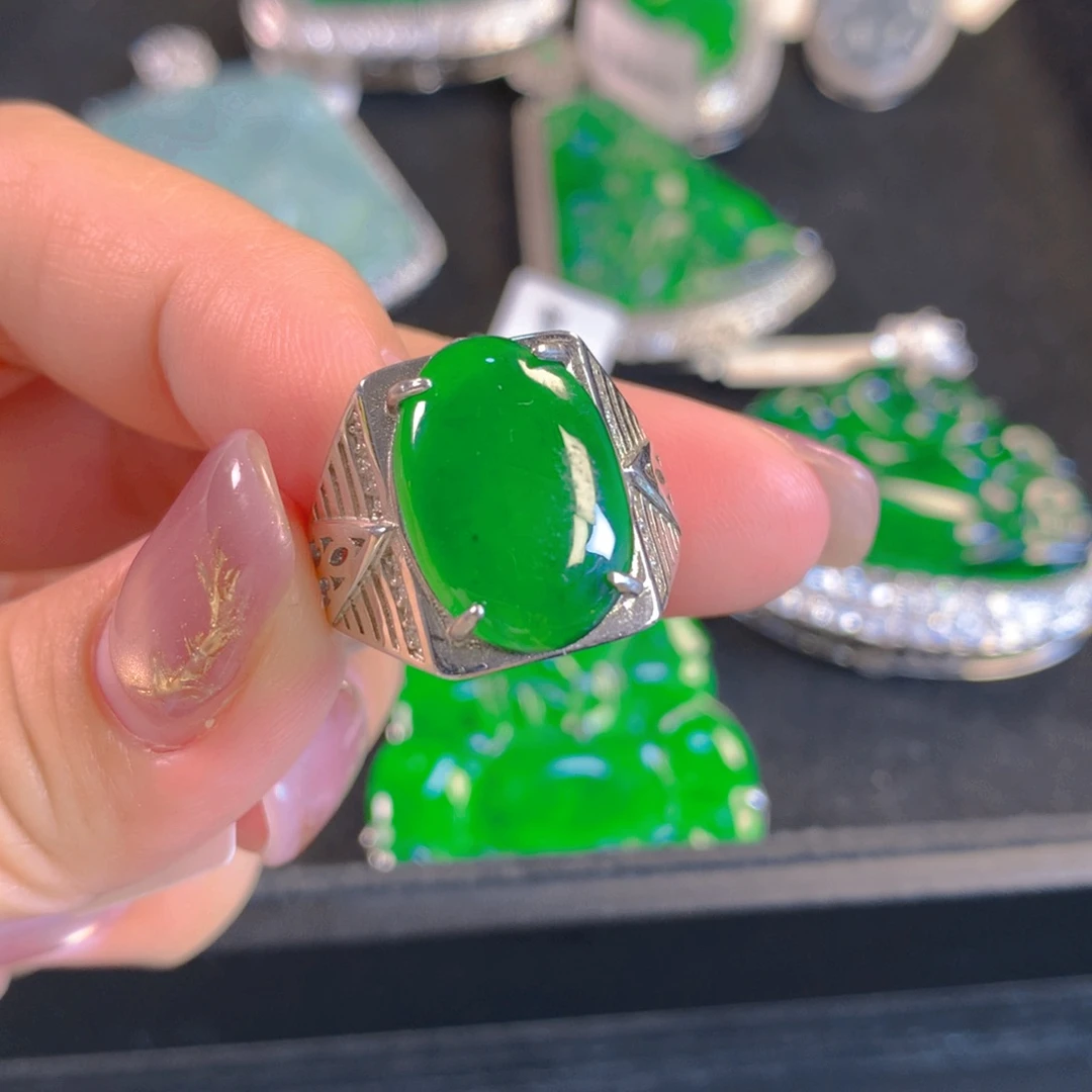 翡翠颈饰银S925镶嵌翡翠