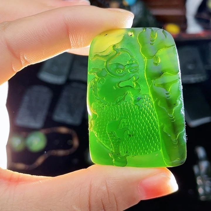 蛇纹石玉未镶嵌挂件泰山玉麒麟