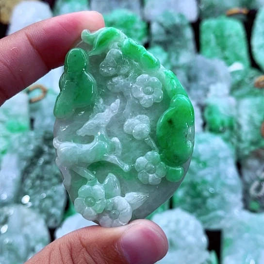 吊坠(不含链)未镶嵌翡翠