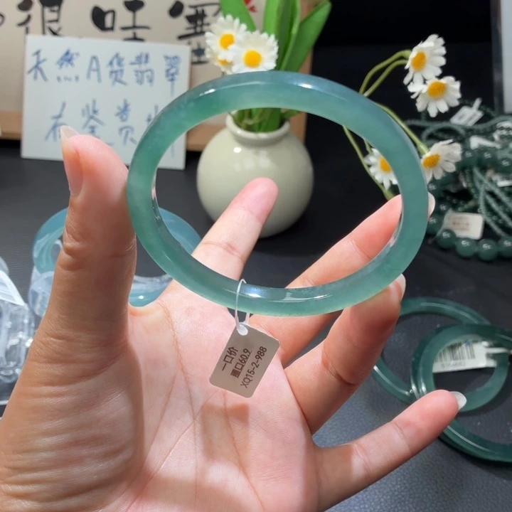 未镶嵌手镯翡翠冰晴绿有瑕疵放漏