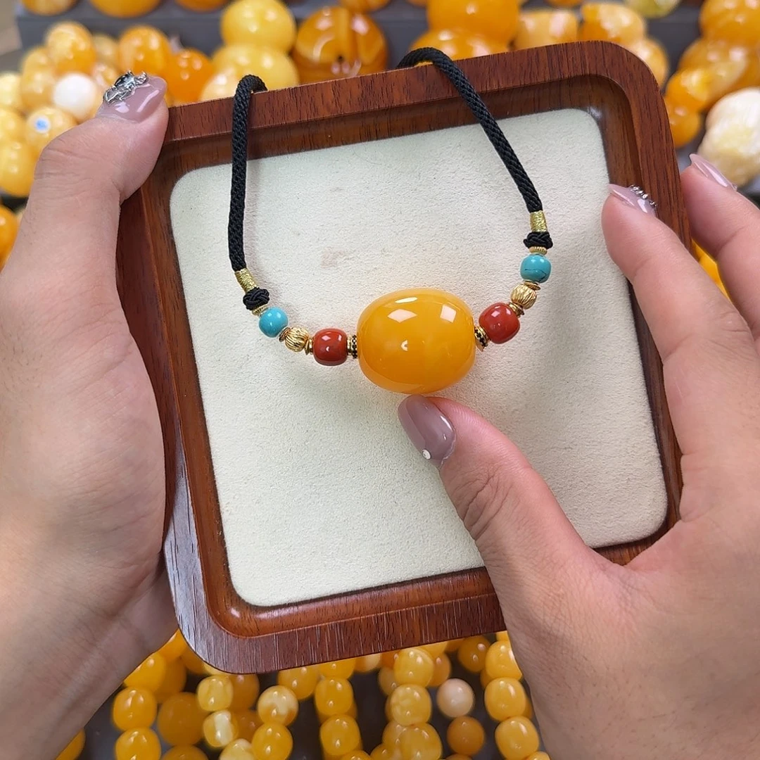 蜜蜡未镶嵌珠宝奇石