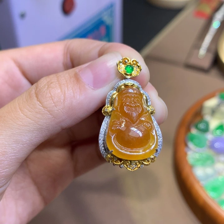 翡翠18K金镶嵌颈饰翡翠